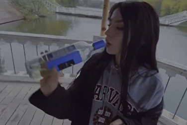 Напоил её, ведь пьяную на заброшке легче до оргазма оттрахать Напоил её, ведь пьяную на заброшке легче до оргазма оттрахать